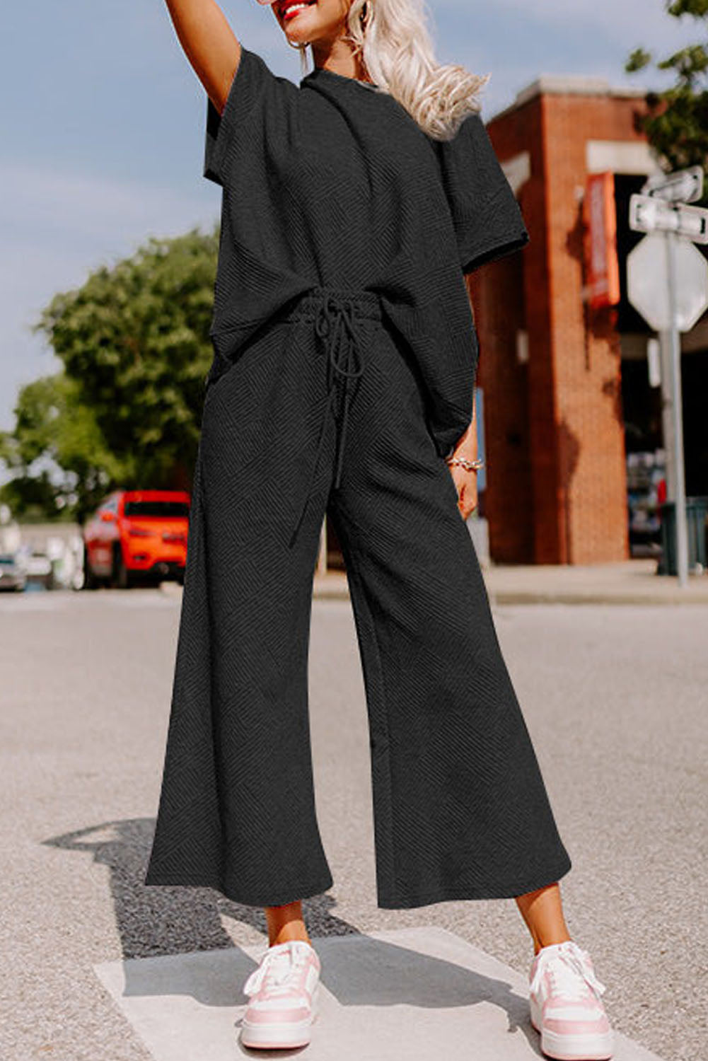 Black 2pcs Solid Textured Drawstring Shorts Set