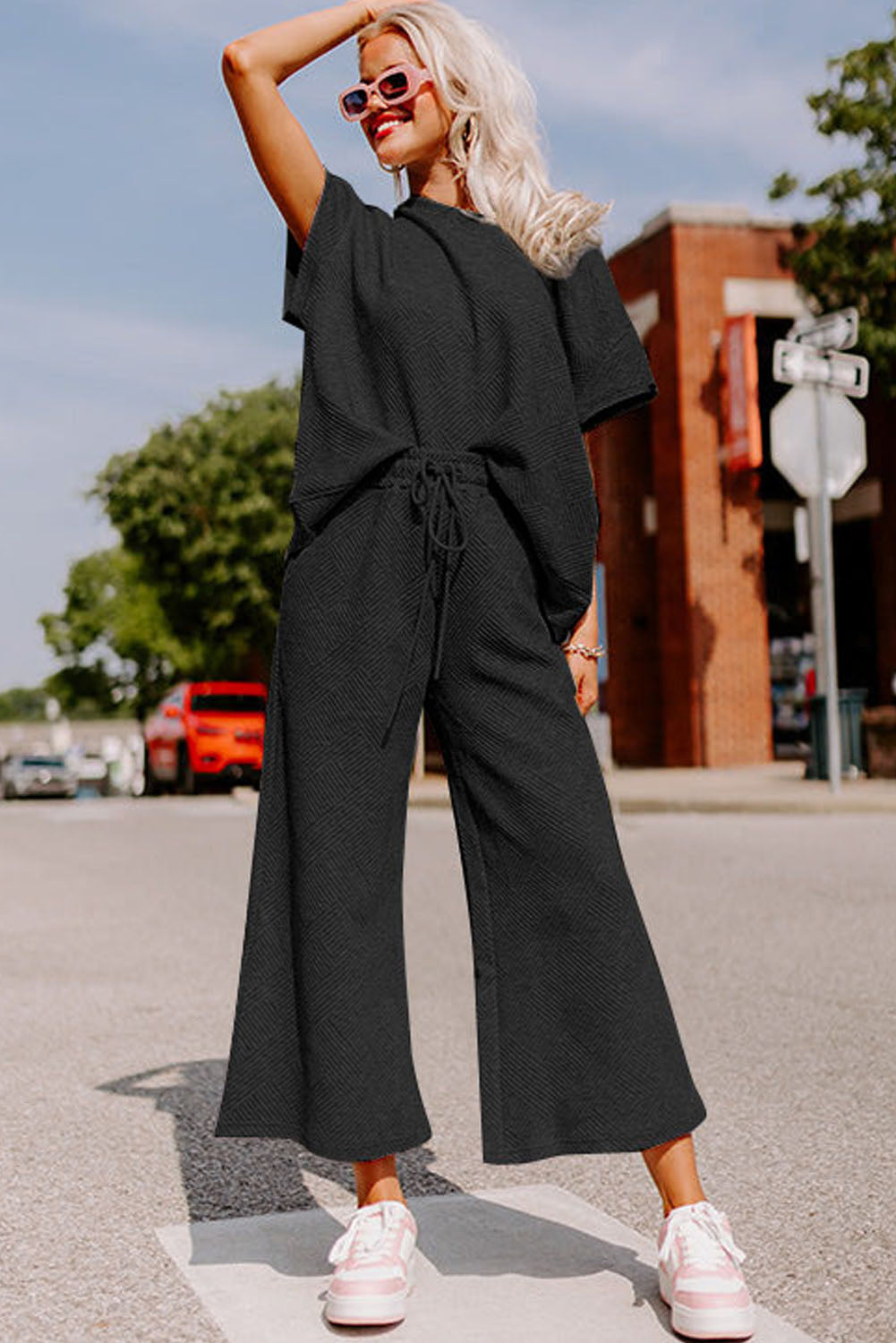 Black 2pcs Solid Textured Drawstring Shorts Set